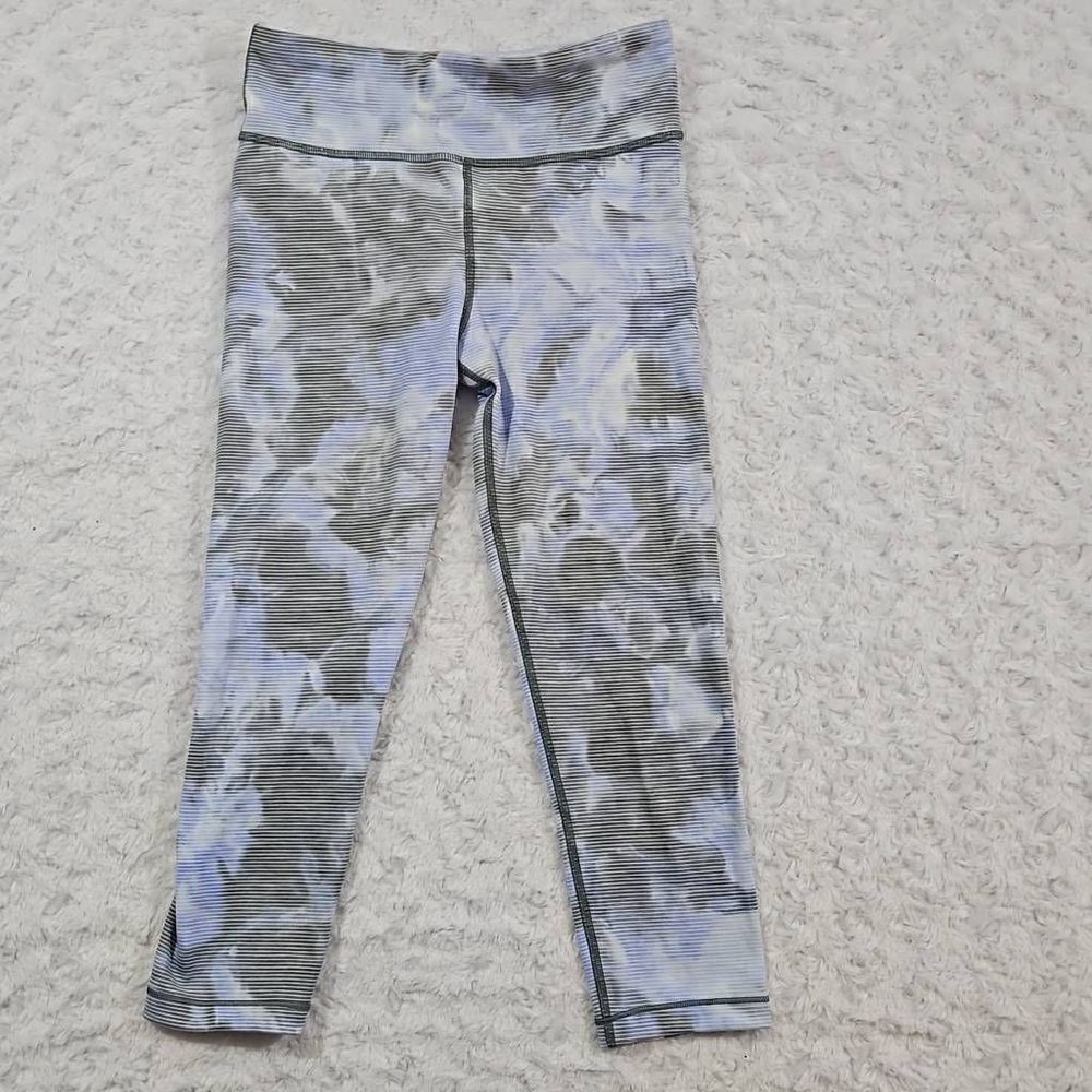 Athleta Girl Size Large /12 Chit Chat Blue And Grey Textured Capri